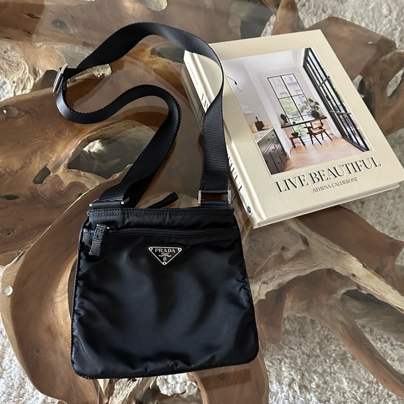 Excellent condition PRADA mini crossbody - Picture 2 of 10